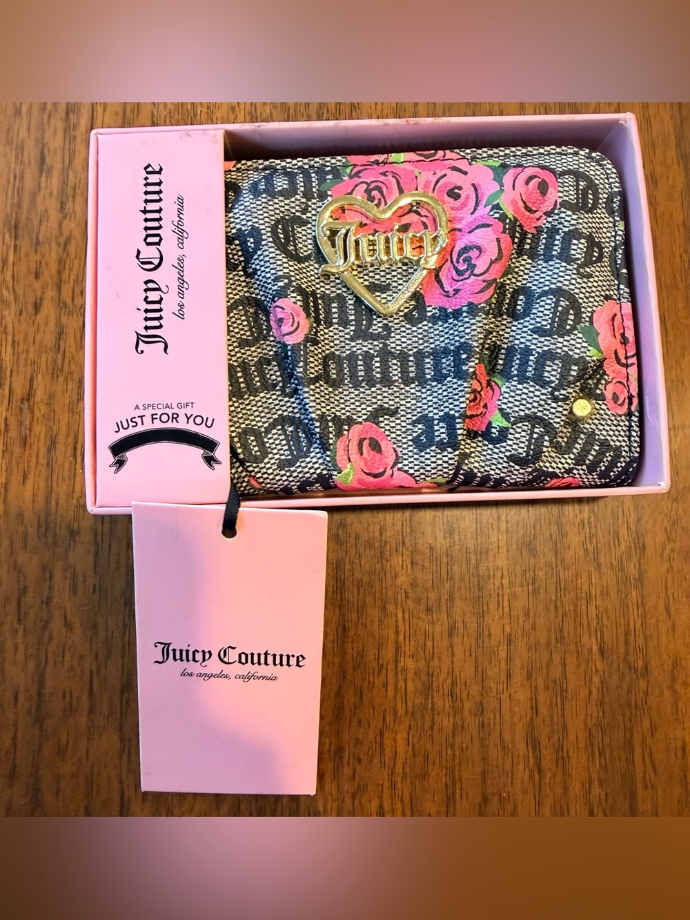 Juicy Coture wallet brand new floral/rose print wallet